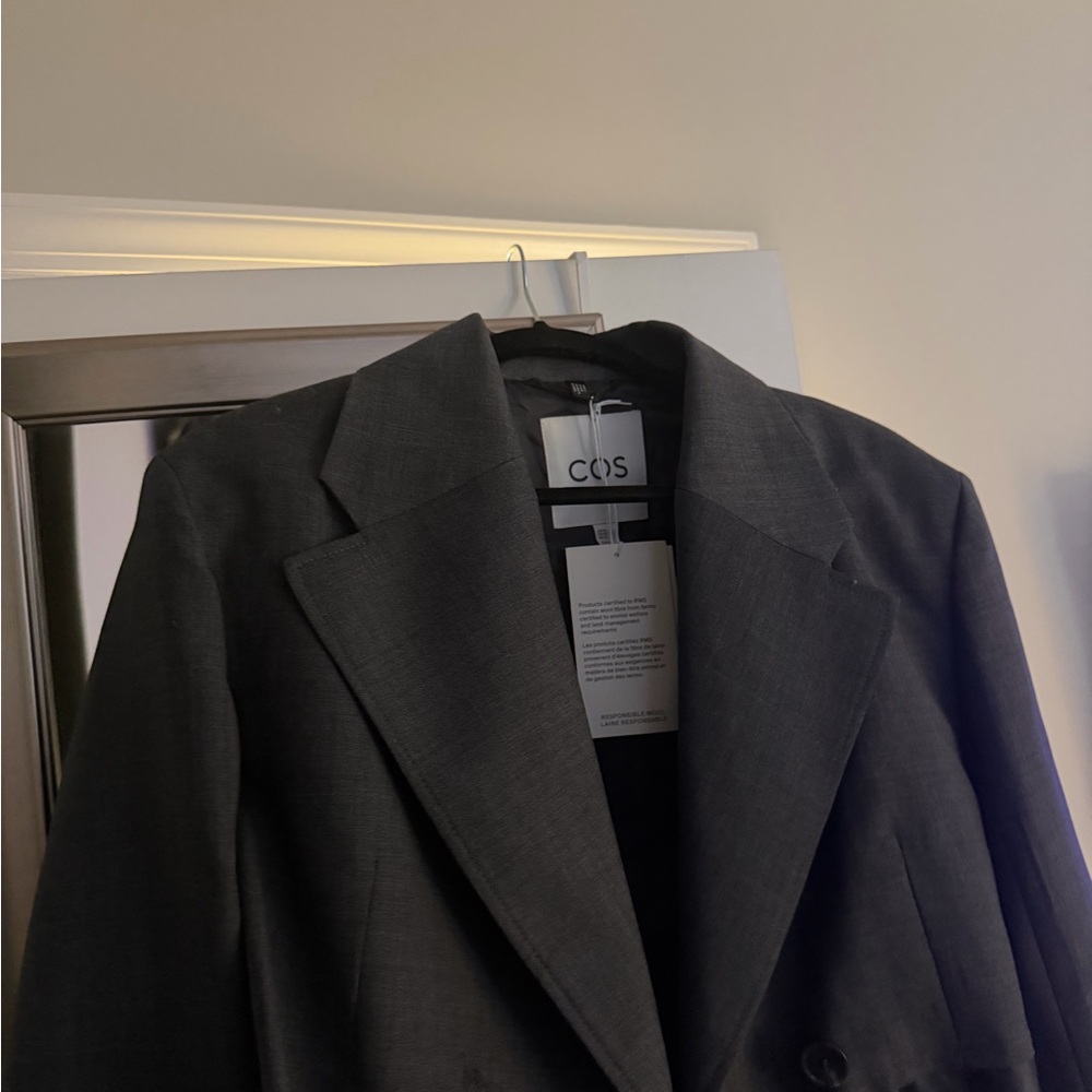 COS Deconstructed Cropped Wool Blazer - Picture 6 of 6